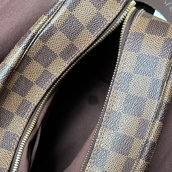 Louis Vuitton Naviglio Damier Ebene Luxury Authentic Messenger Bag - Picture 7 of 17